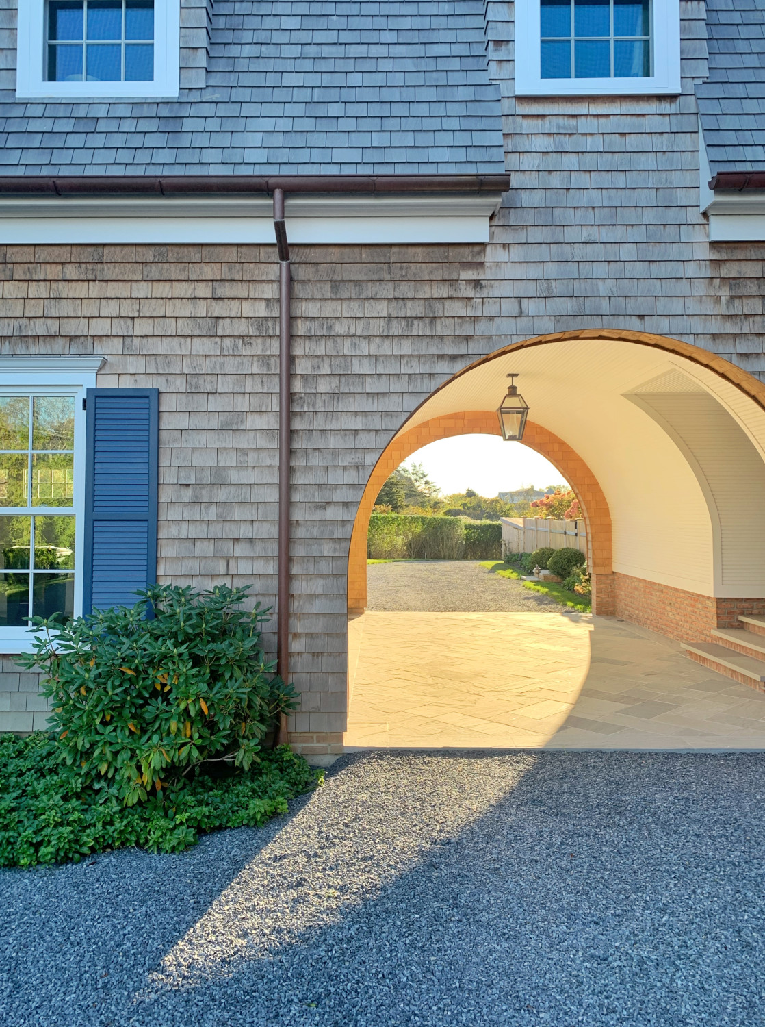 Hamptons porte cochere