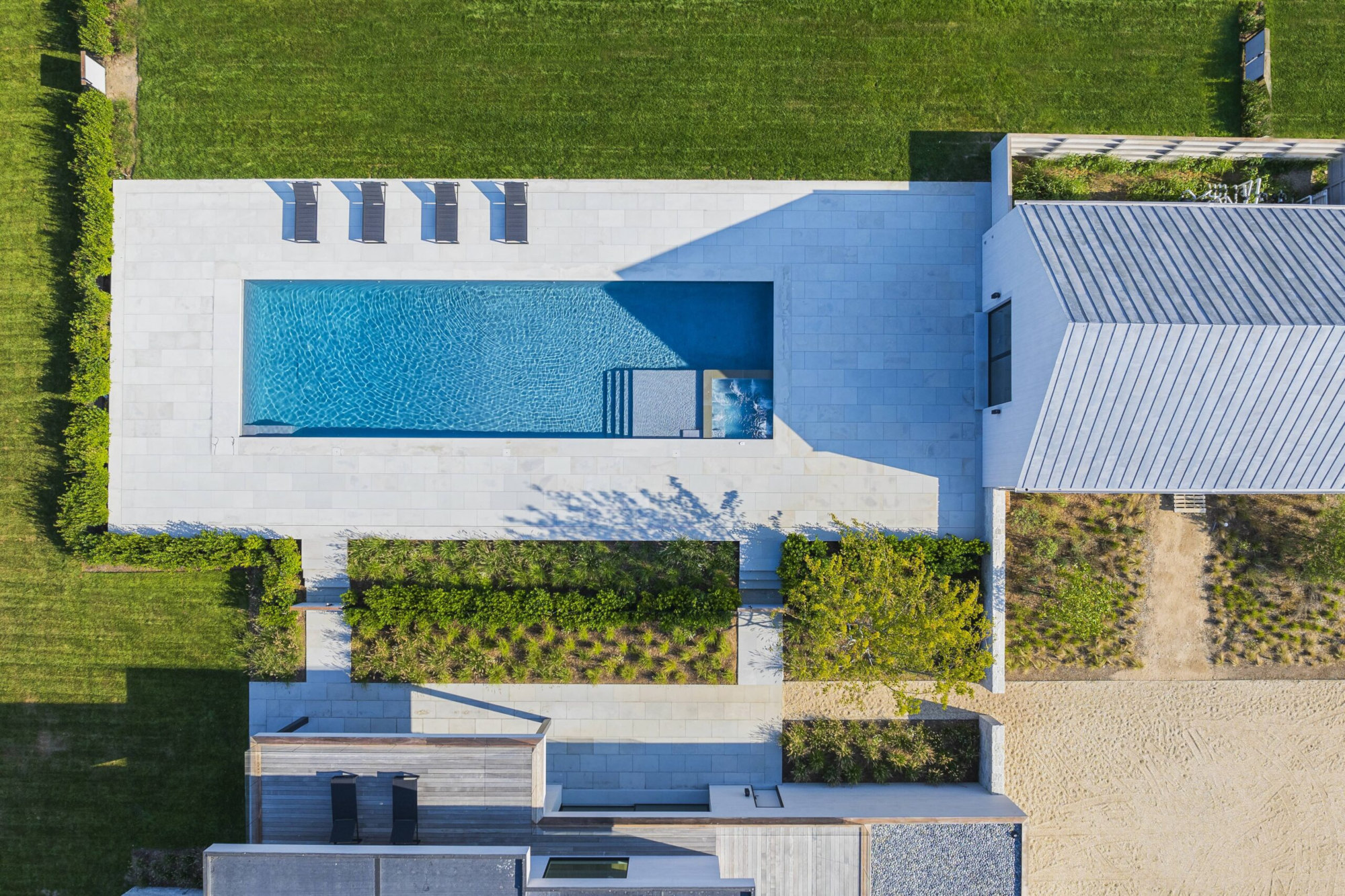 shelter-island-modern-pool-aerial
